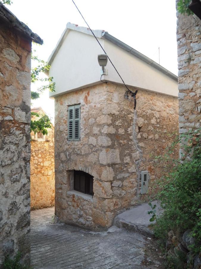 Mi Sestre - Studio Apartment Hvar Vrisnik Jelsa  Dış mekan fotoğraf